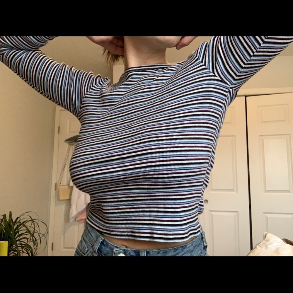 BRANDY MELVILLE LONG SLEEVE